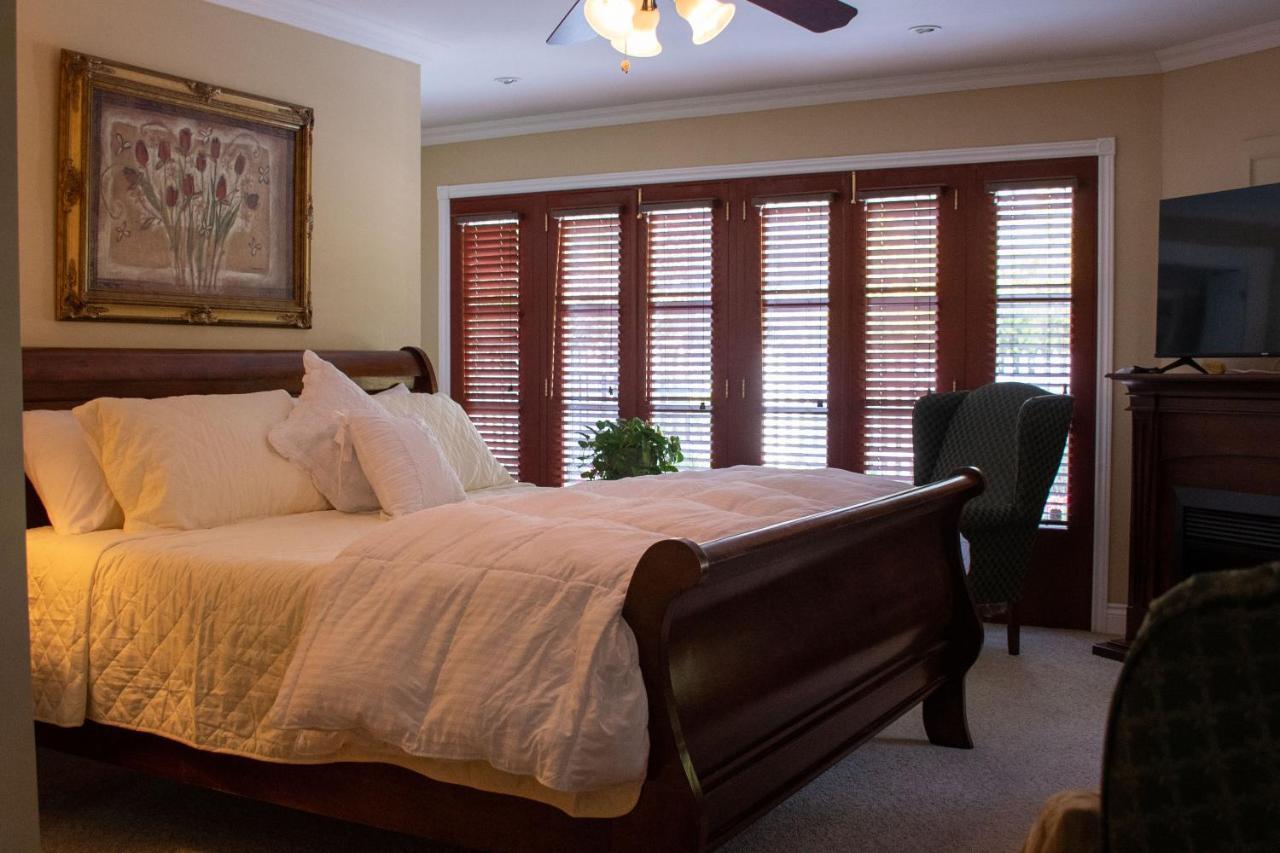 Upper Canada Coach House Niagara-on-the-Lake Ngoại thất bức ảnh