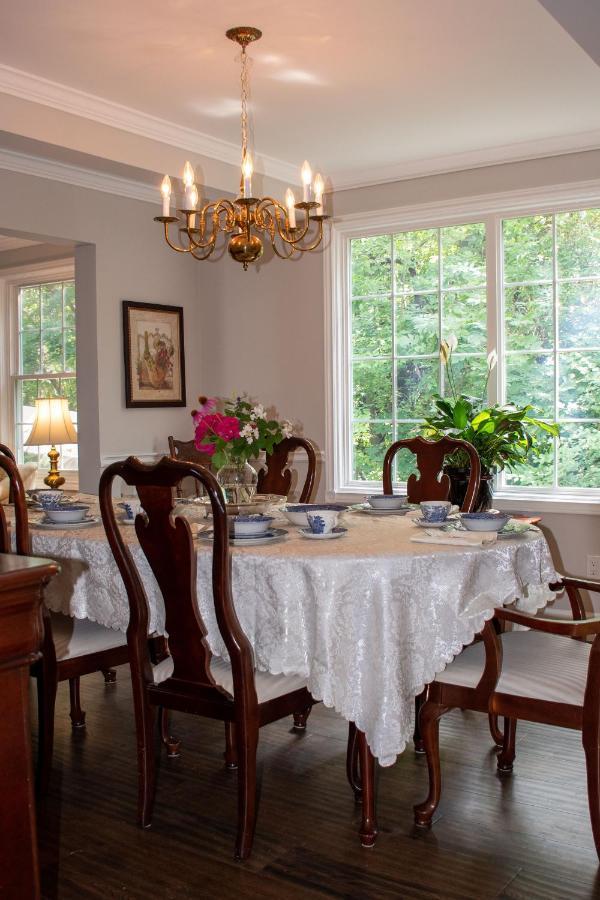 Upper Canada Coach House Niagara-on-the-Lake Ngoại thất bức ảnh