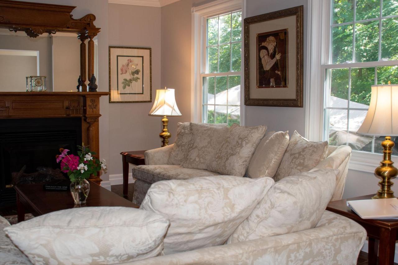 Upper Canada Coach House Niagara-on-the-Lake Ngoại thất bức ảnh
